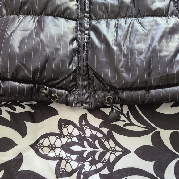 Black NWT hooded puffy vest size 8-10 - Picture 5 of 6